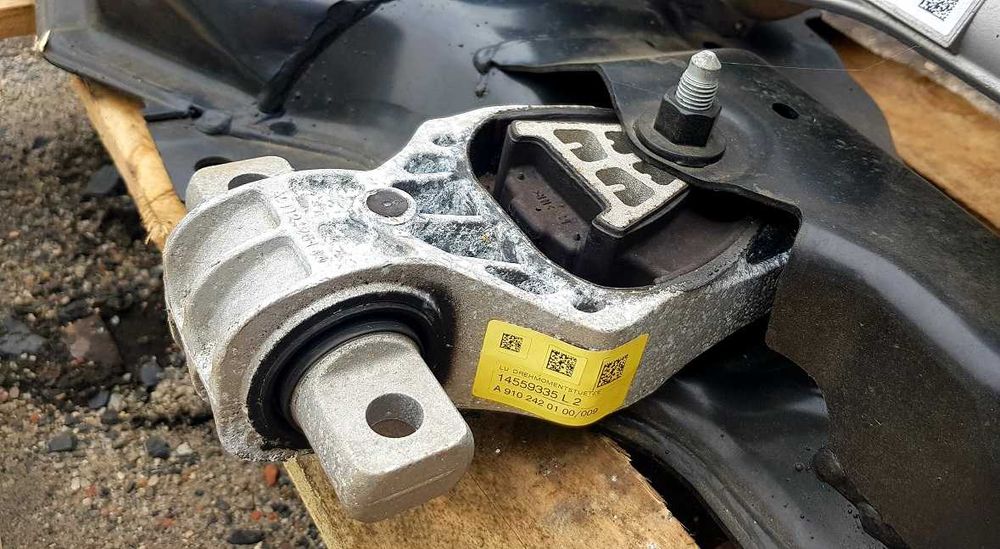ŁAPA PODUSZKA mocowanie silnika MERCEDES SPRINTER W907 W910 2.2 NOWA