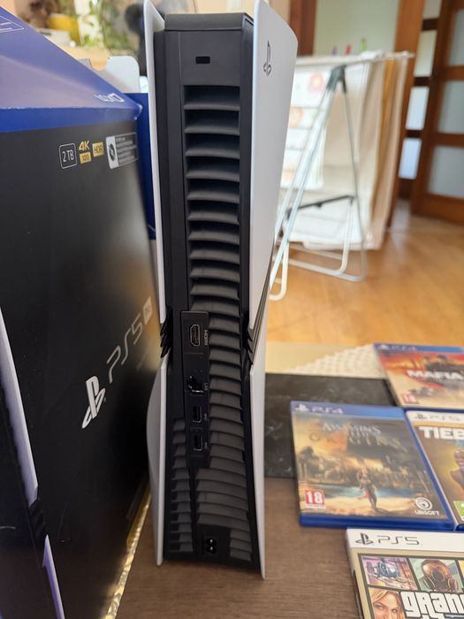 Playstation 5 Pro 2TB + Akcesoria + Dysk