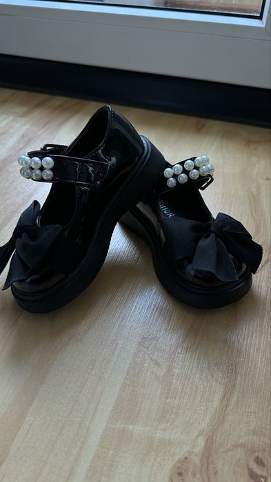 Туфлі для дівчинки 24