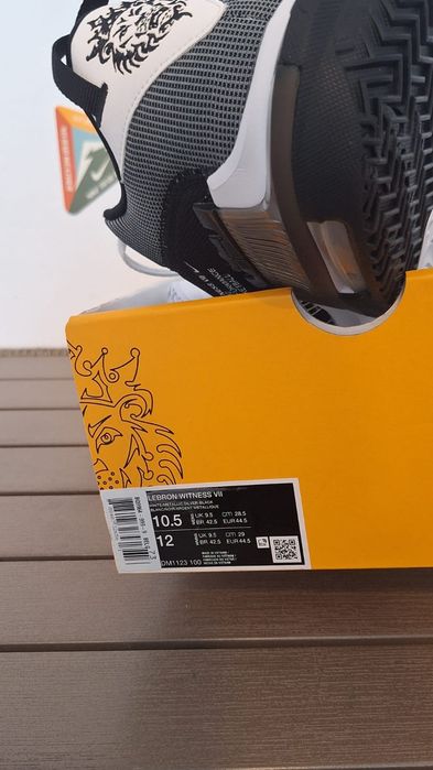 Кросівки Nike Lebron Witness VII DM1123 100, US10.5 E44.5 28.5CM