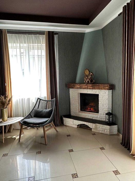 Просторий будинок 190 м² на 12 сотках у тихій зеленій локації