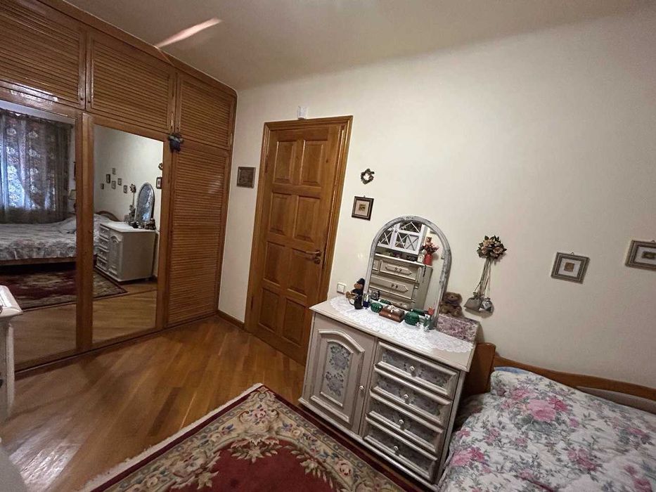 Продам 2комн.квартиру Петра Григоренка.Героев Харькова,метро Дворец Спорта