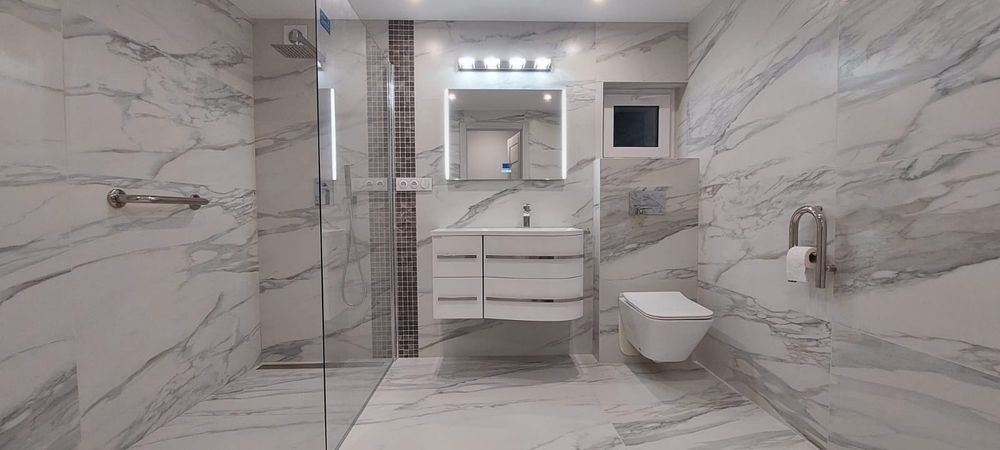 TAPETOWANIE Remont Łazienki malowanie