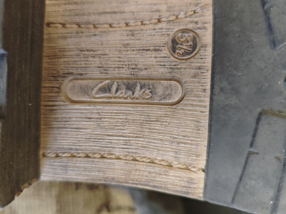 Ботіночки замшеві Clarks
