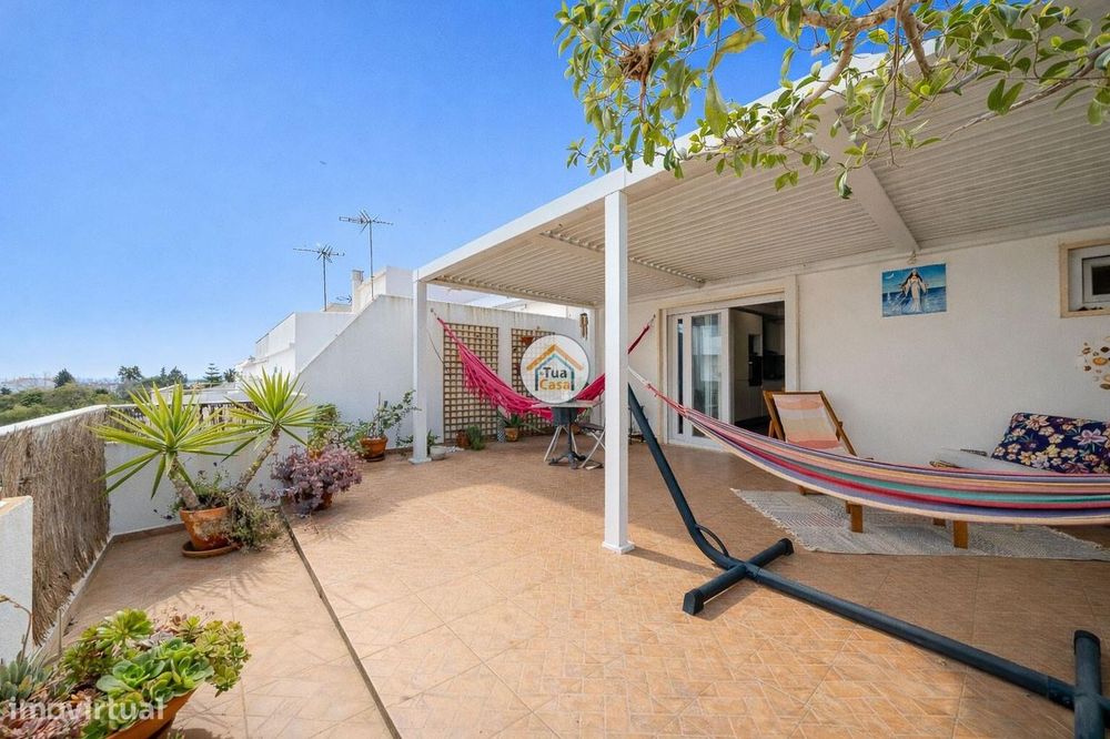 Apartamento T1+1 com um fantástico terraço privado