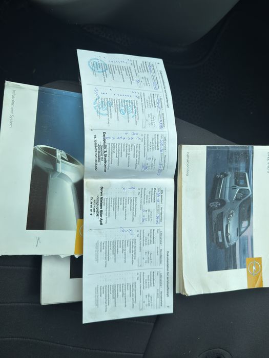 Opel. VIVARO 2.0 D // 6 передч / 2010 Р