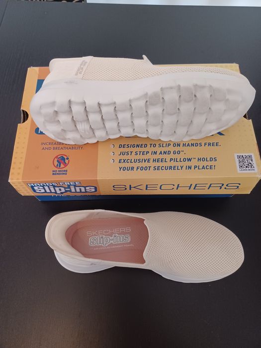 Skechers hand free slip-ins