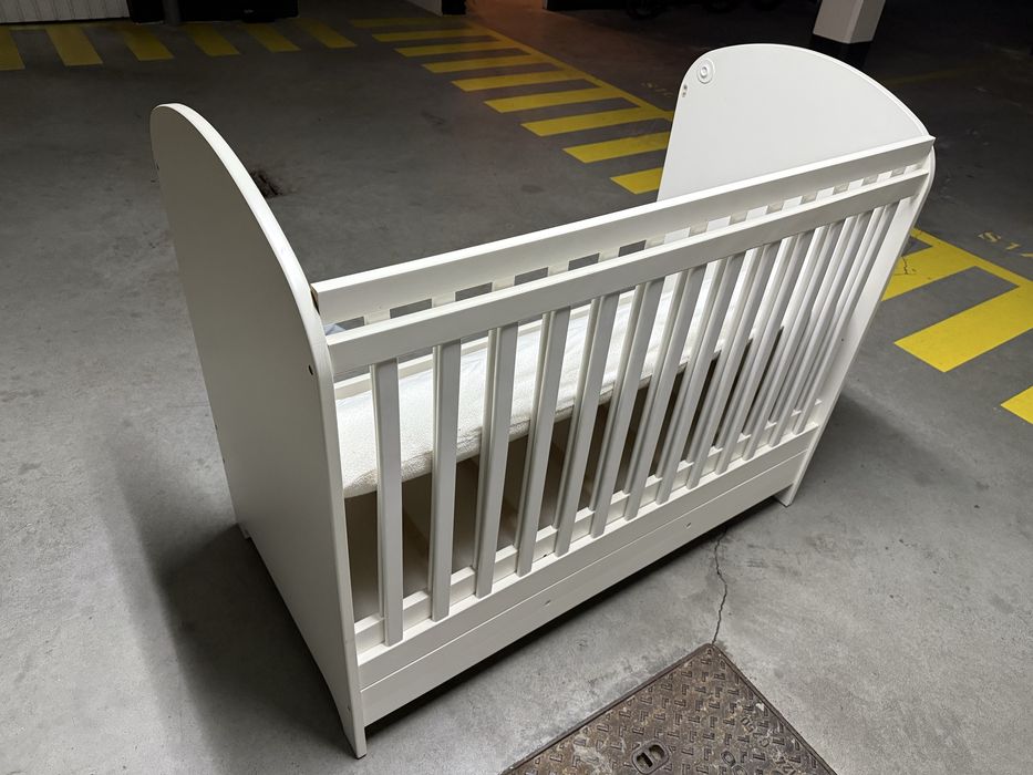 Berço com colchão ikea gonatt