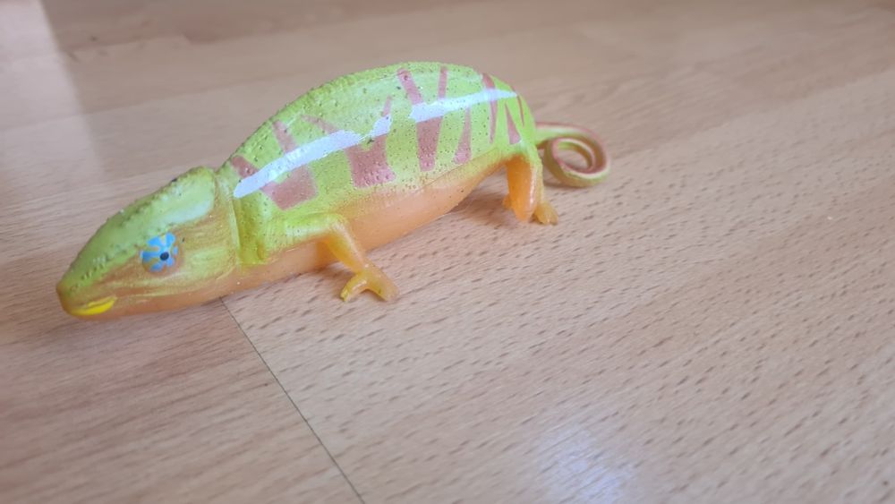 Kameleon Lamparci PlanetWow