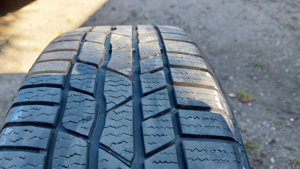 205/60/R16 Continental 4szt ZIMOWE