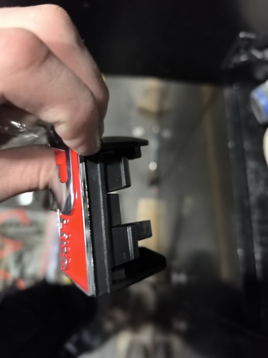 Молдінги на двері передні , бачок омивача, демферпасат б8