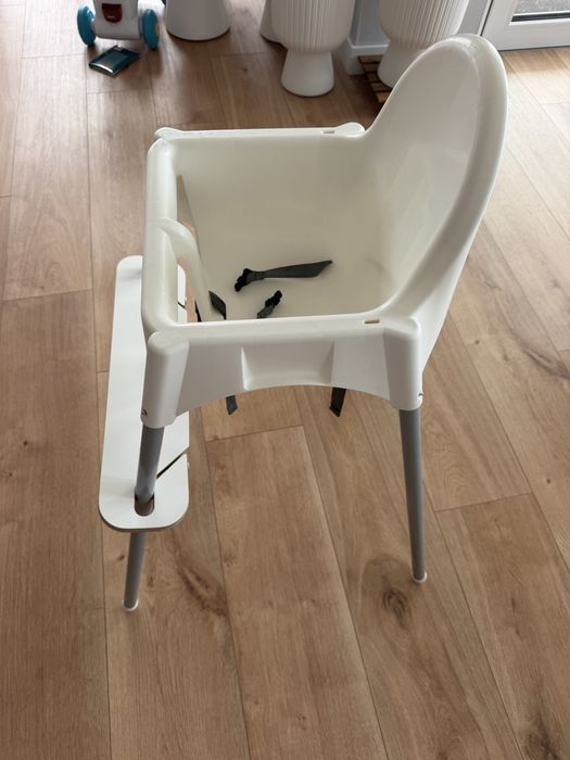 Ikea krzeselko do karmienia z podnóżkiem