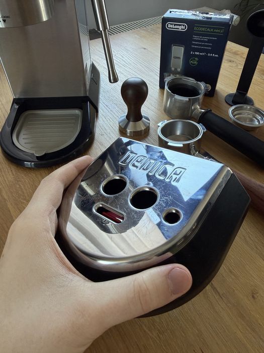 Ekspres DeLonghi Dedica EC 685 + akcesoria | Gwarancja do 2027