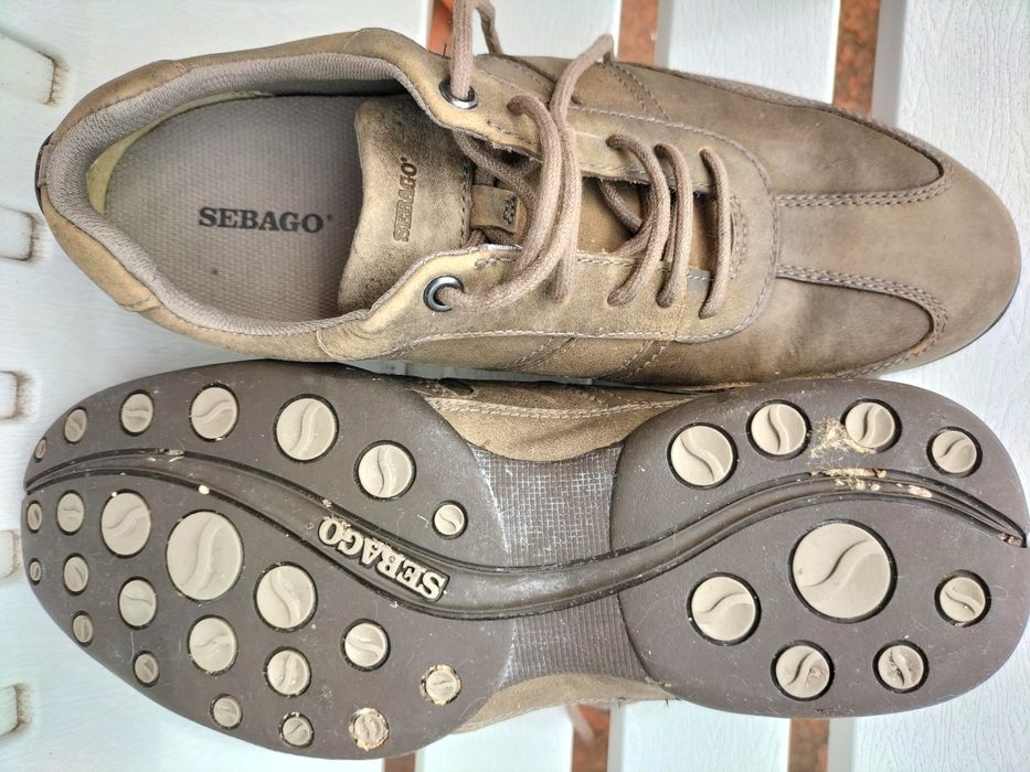 Tênis SEBAGO 41 pouco uso como novos
