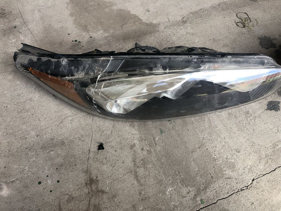 Продам передні фари Ford Fiesta