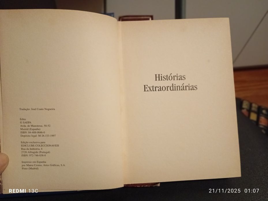 Livro " Histórias Extraordinárias"