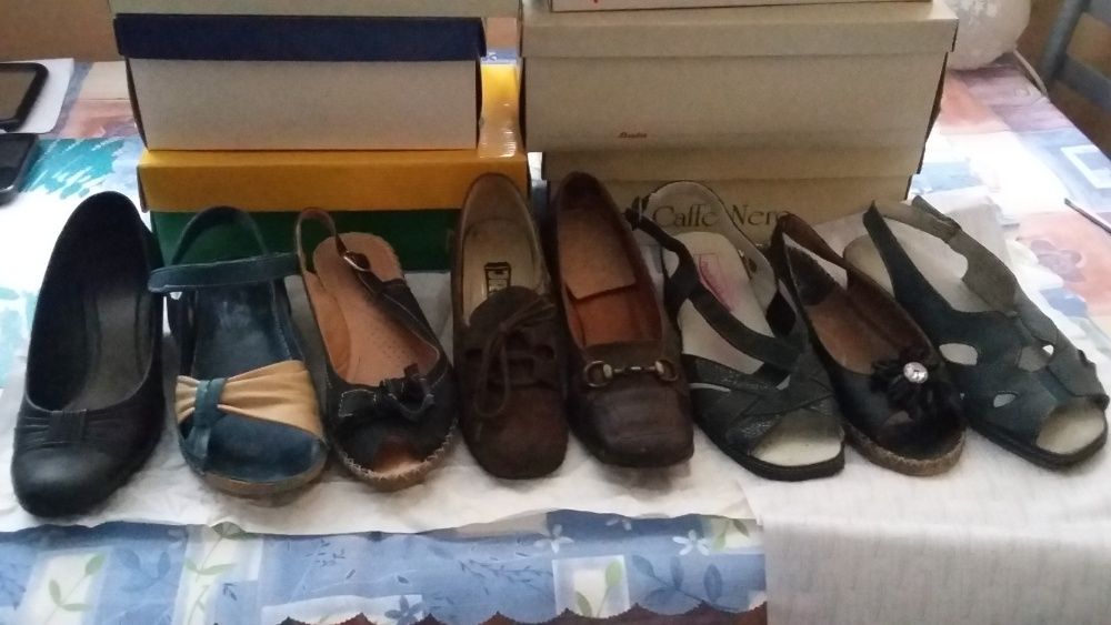 Skórzane sandałki czółenka Lasocki Bata Medicus