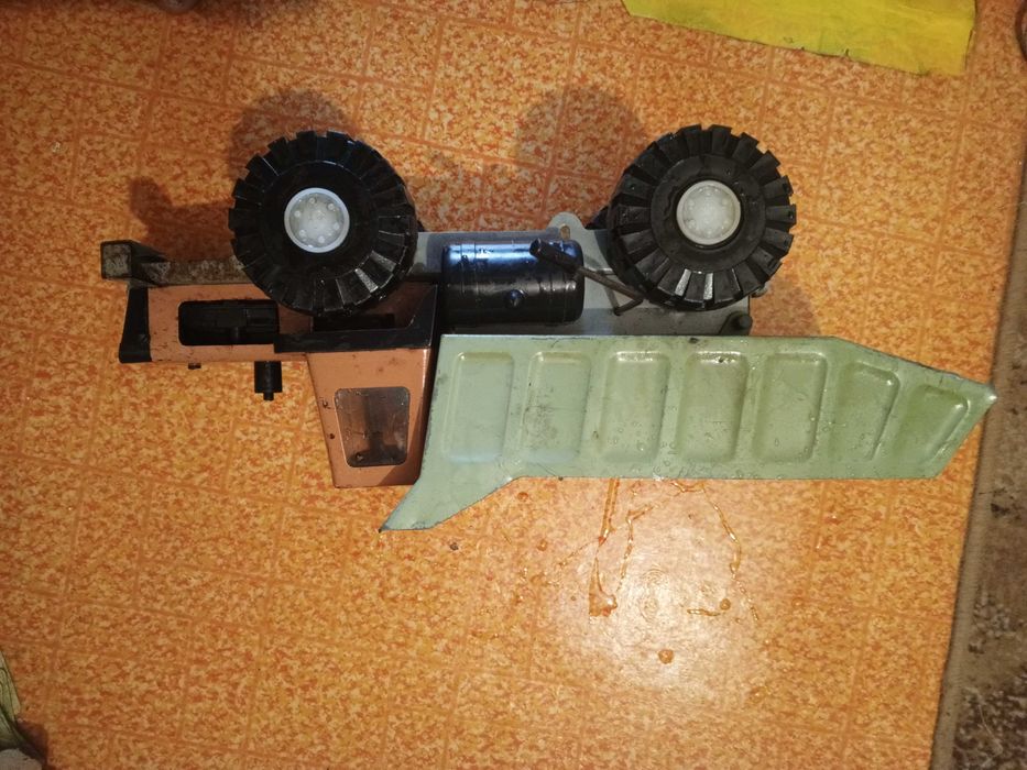 Большой жестяной самосвал СССР