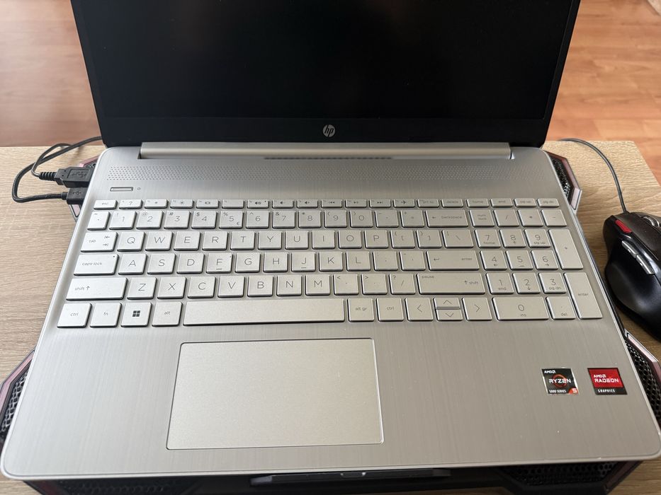 Laptop HP  Model: 15s-eq2400nw