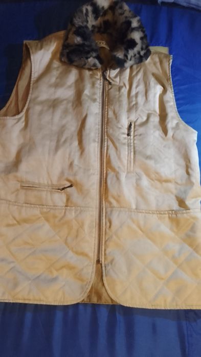 Продам жилетку 48 р-р
