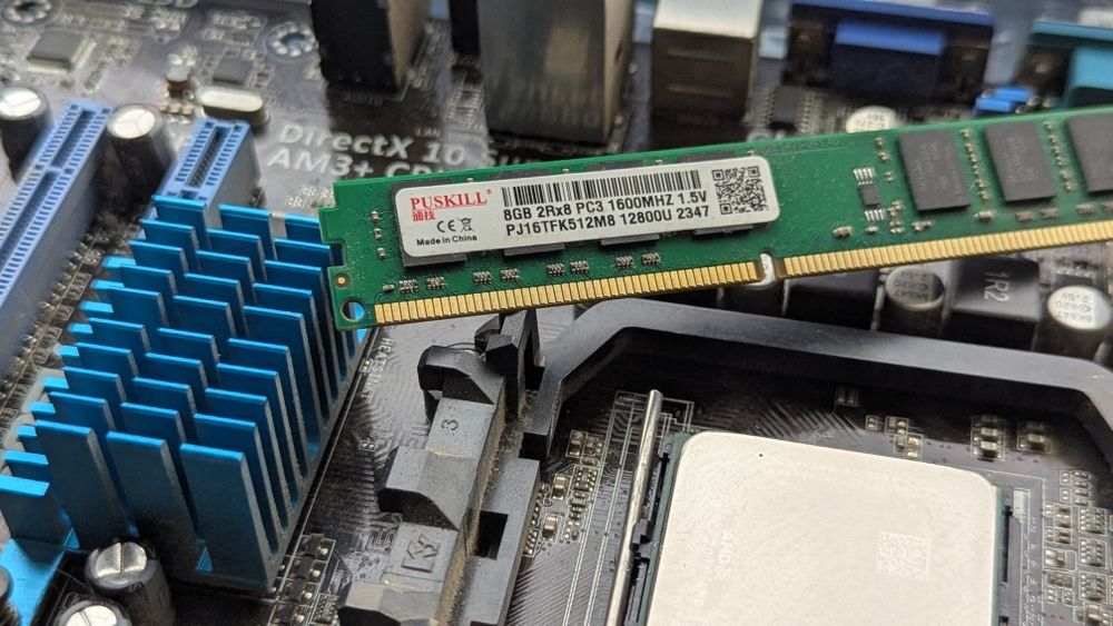 Продам комплект мат. плата, процессор, ОЗУ. FX-8320 +16ГБ