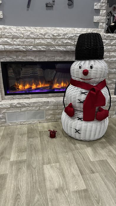 Сніговик з ротангу. Вазони. Кашпо