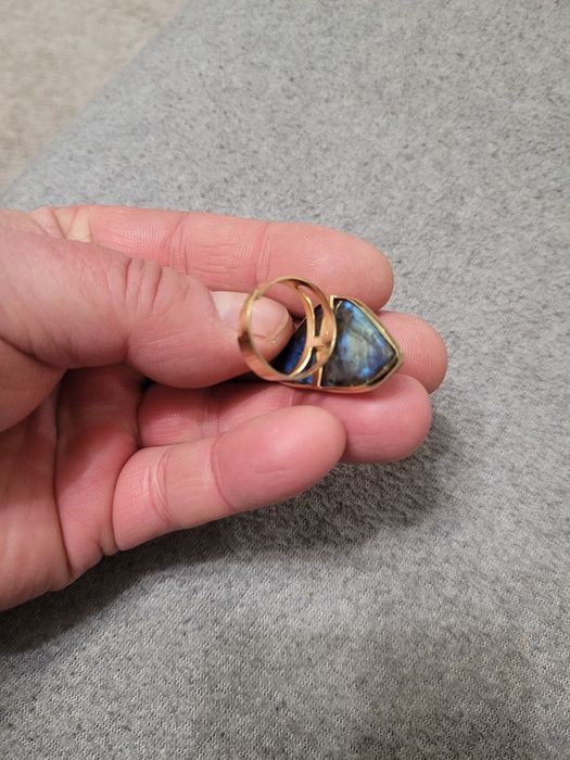 Кольцо с натуральным камнем Лабрадор