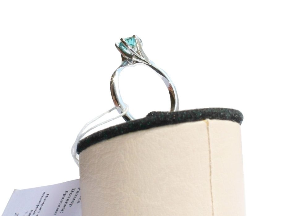 Золотое кольцо Stile с голубым (синим) Бриллиантом 0,64ct! 750 проба.