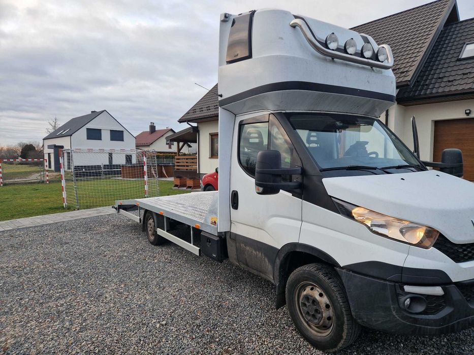 Usługi Transportowe Laweta Towarowe 10-12-15 palet Osobowe