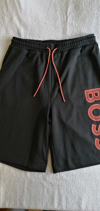 Krótkie szorty dresowe BOSS rozm. M