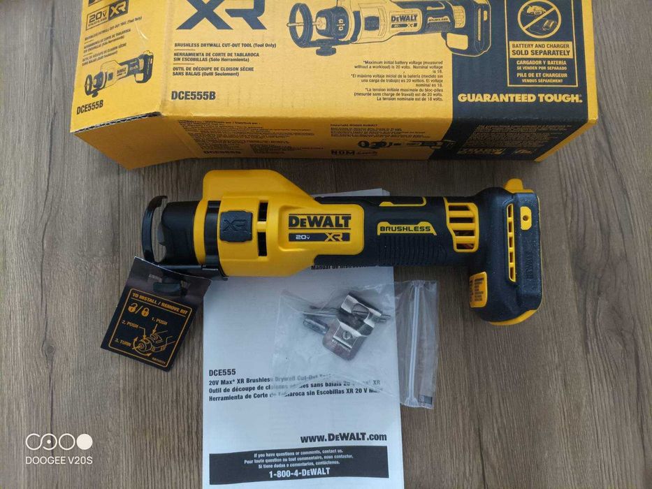 Dewalt DCE555 20V MAX Drywall Cut out Tool