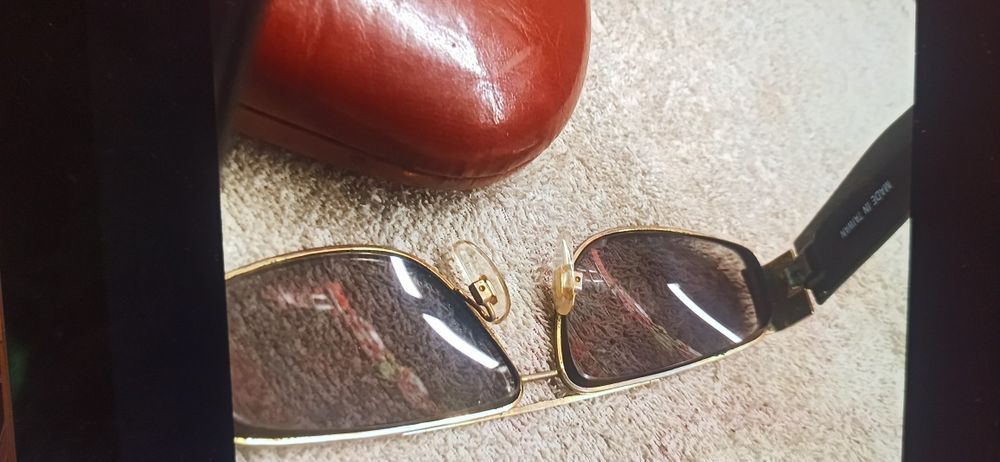 Оправы для очков.