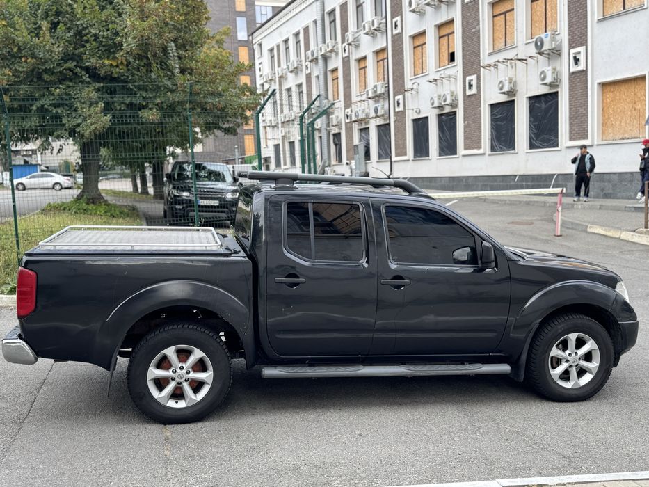 Продам Nissan NAVARA 2.5tdi 4x4 в Харькове!Левый руль Мех.