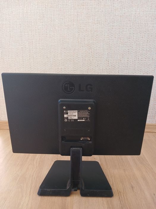 Монітор LG Flatron E1942C-BN.