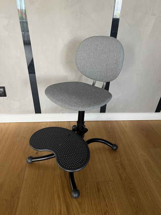 Kinnarps Casper ergonomiczne krzesło rosnące z dzieckiem