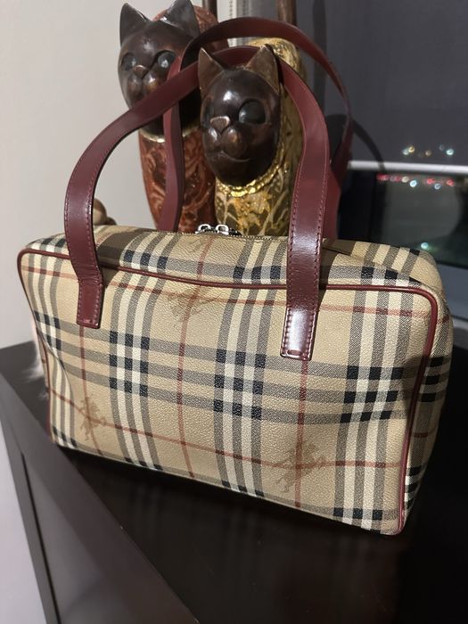 Mala Burberry modelo intemporal