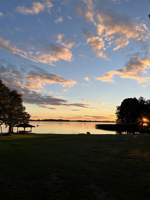 Domek nad jeziorem z balią
