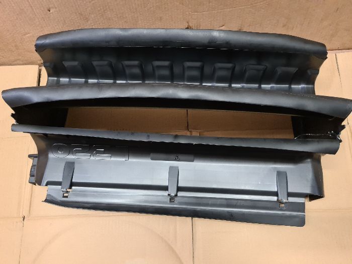 Kierownica powietrza łąpacz wlot pas przód RANGE ROVER SPORT L320 NOWA