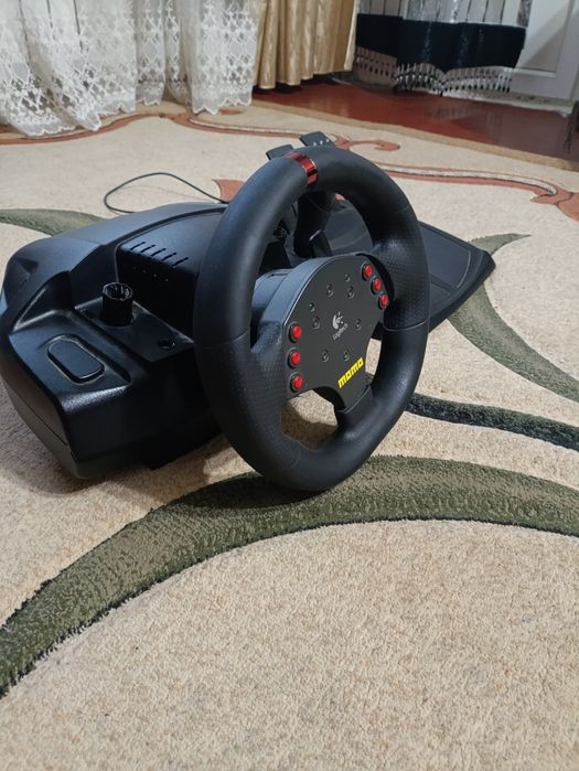Продам ігрове кермо Logitech Momo Racing