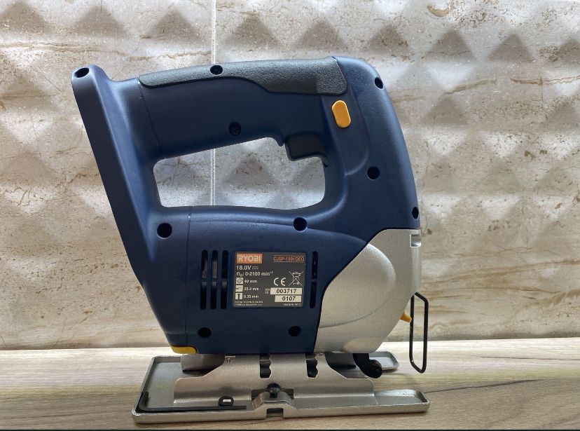 Wyrzynarka RYOBI CJSP-1801QEO