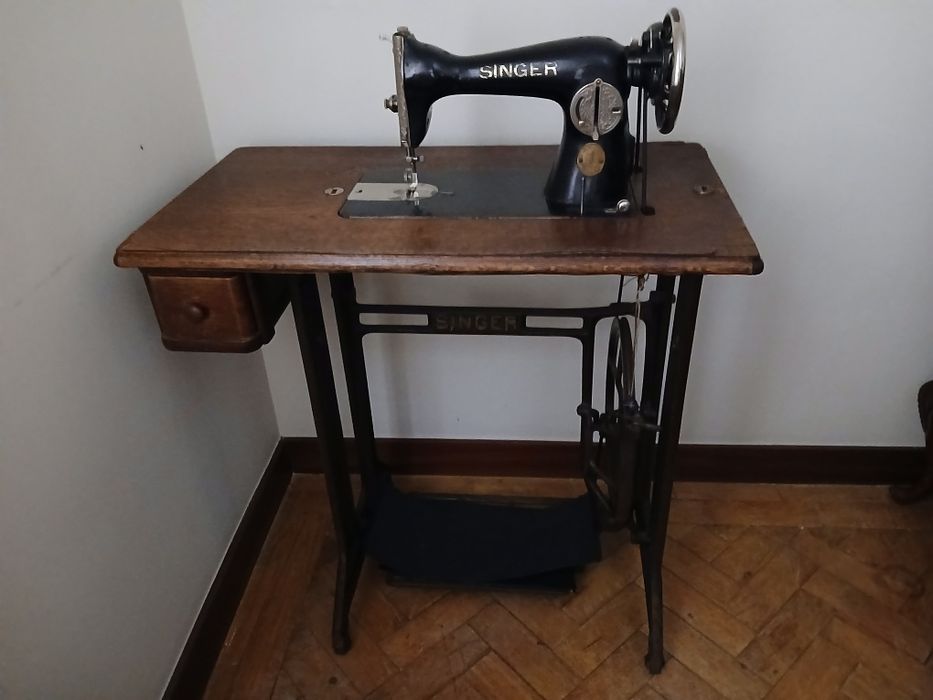 Máquina de Costura SINGER