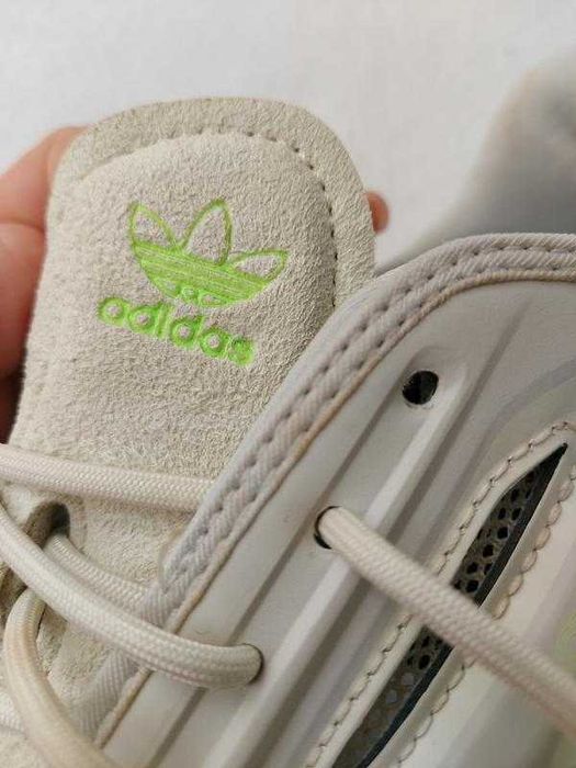 Кросівки жіночі adidas ozweego celox