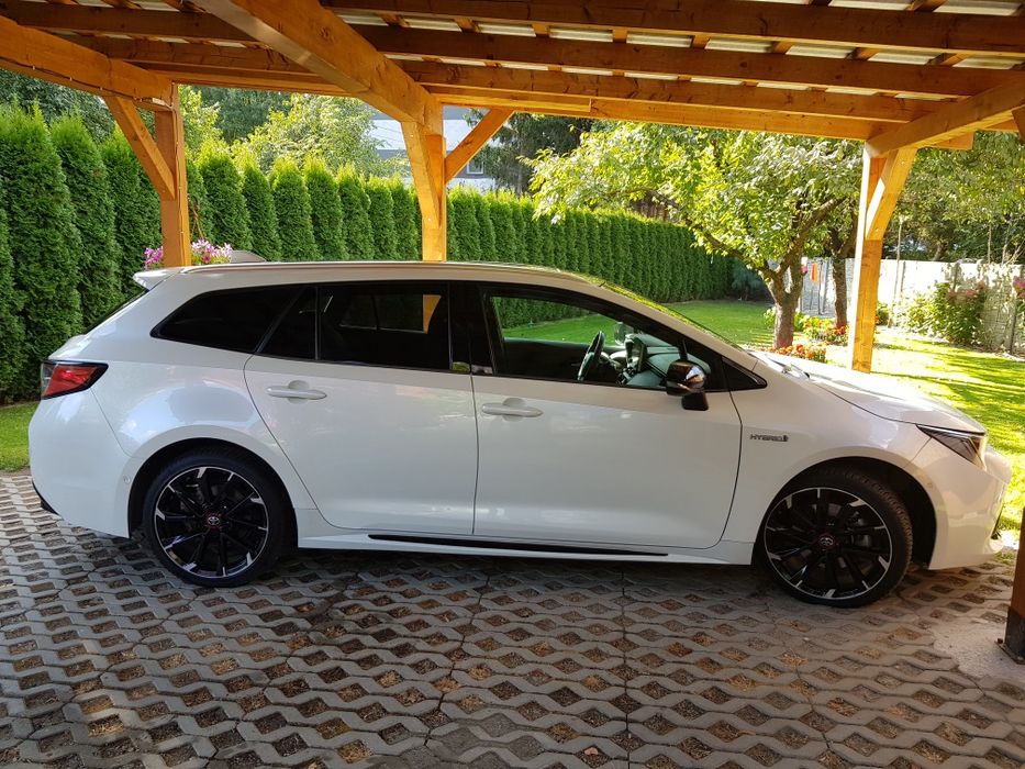 Toyota Corolla 2.0 hybrid  e21 sprzedam lub zamienię.-Head up panorama