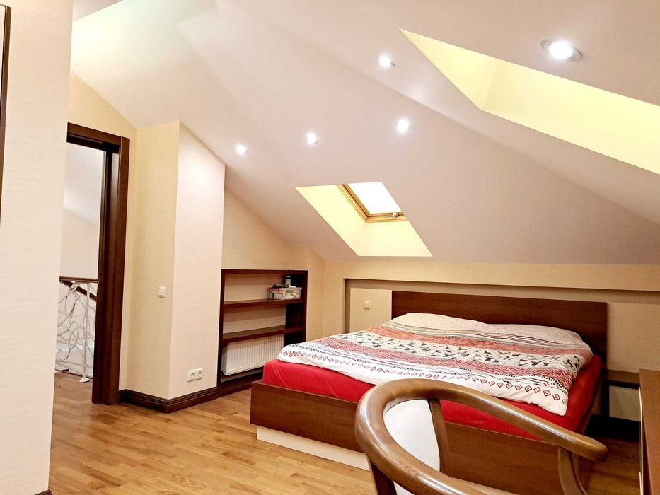 Продаж елітного маєтку