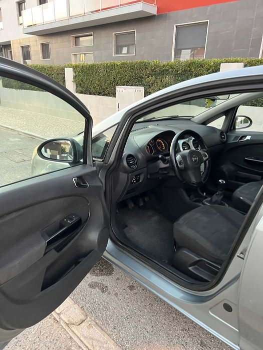 Opel Corsa 1.2 2011 - muito bem estimado