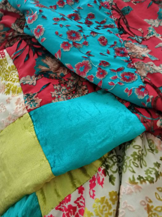 Curtains and Bedspread64751425414017122