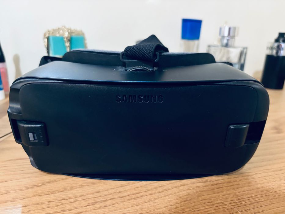 Виртуальные очки Samsung