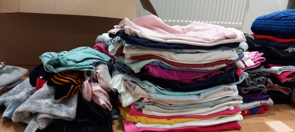 Mega paka ubrań, bardzo dużo różnych rzeczy dla dziewczynki