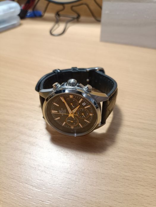 Casio Edifice EFR-526L Czarny skórzany pasek