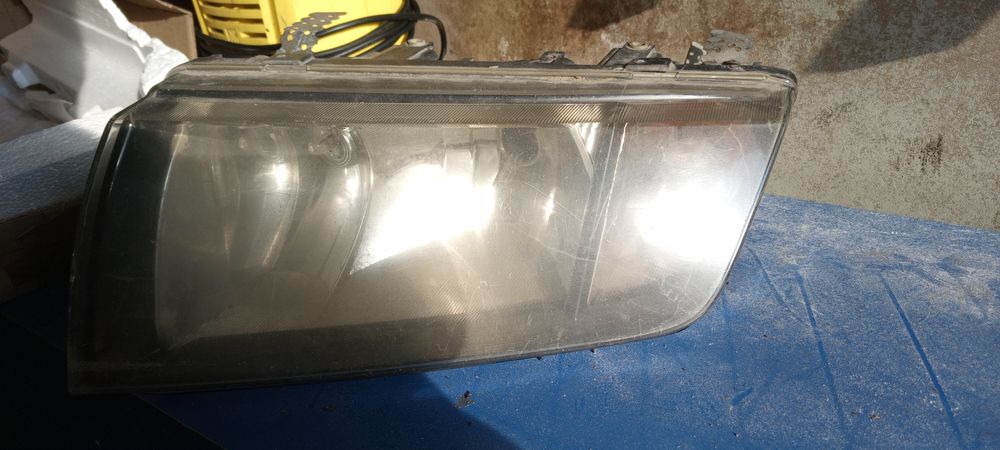 Продам фару skoda fabia